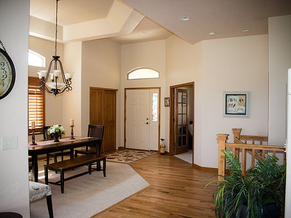Entry and Dining