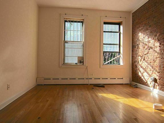 2nd image of 251 Stanhope St #2B