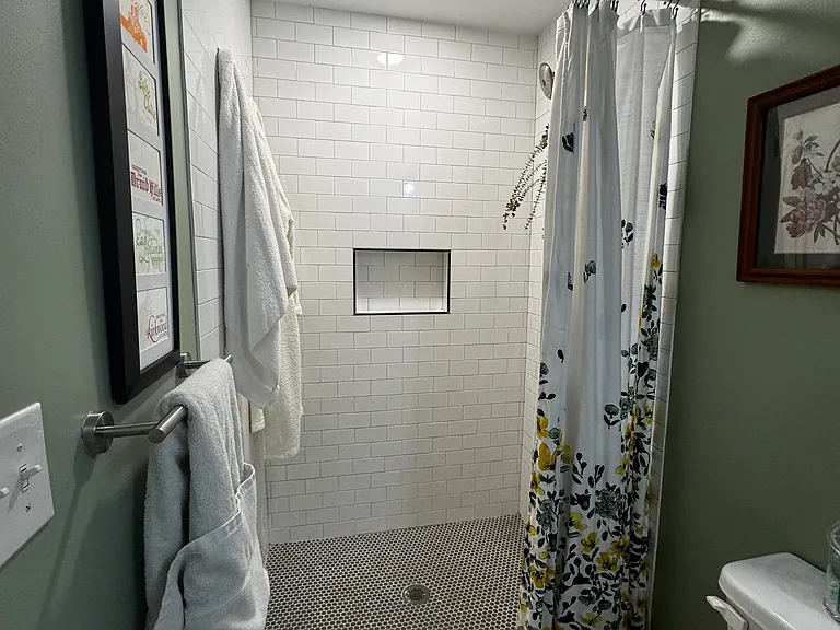 1075 N Highland Ave NE #2 — Photo 7