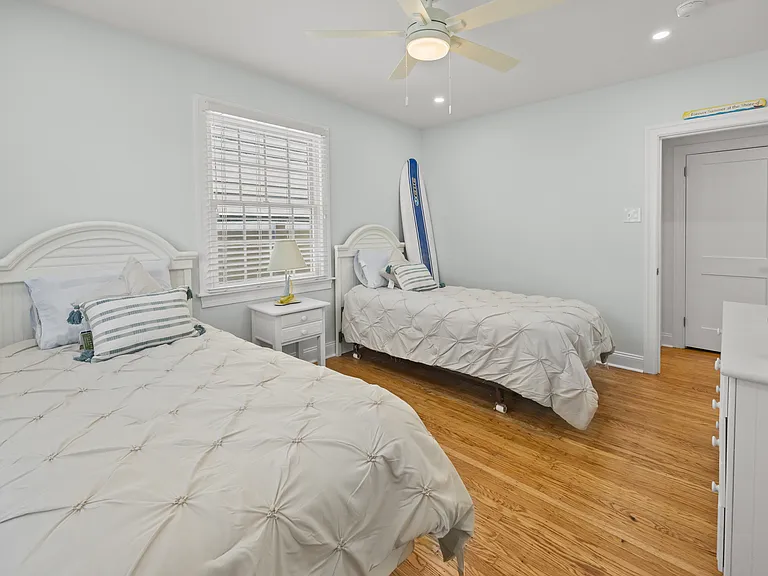 8805 Monmouth Ave — Photo 22