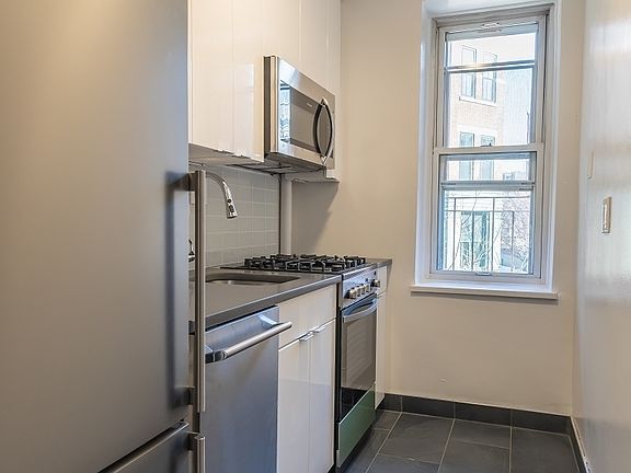 5th image of 780 Greenwich St #3RR