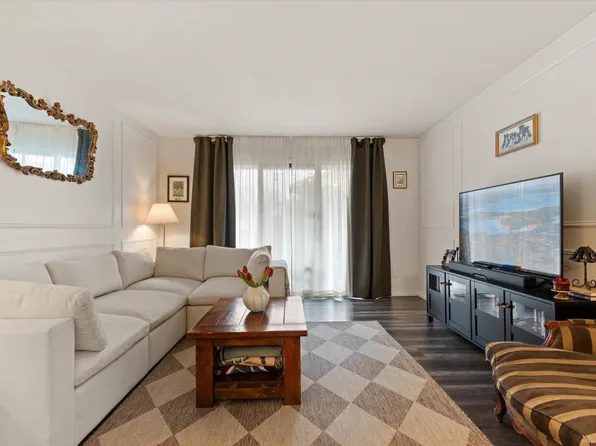 45900 Lewis Ave #101, Chilliwack, BC V2P 3C2