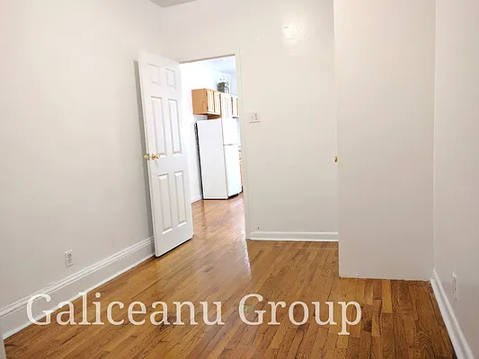 Rented by Lexington Real Estate Group | media 22