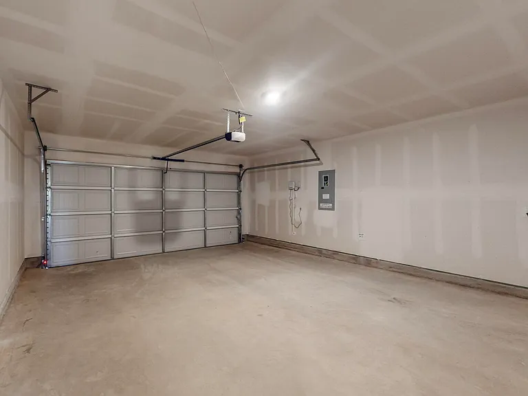 7412 Woodpecker Dr — Photo 17