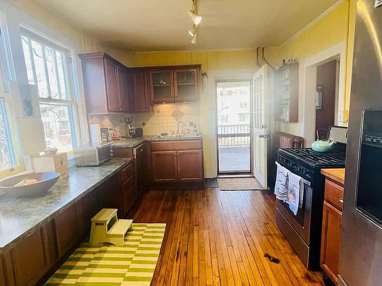 41 Elizabeth Pl — Photo 9