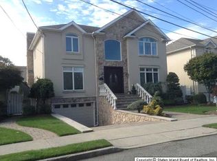 402 Thomas St, Staten Island, NY 10306