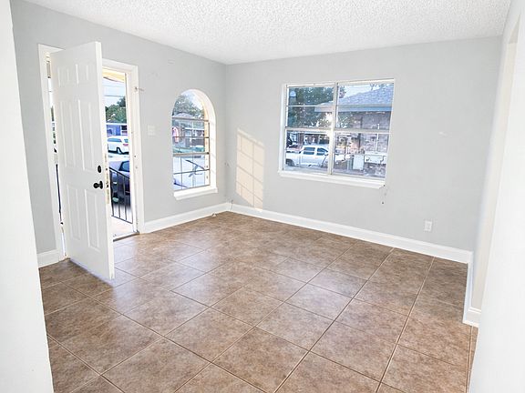 2nd image of 2606 Tifton St #2606