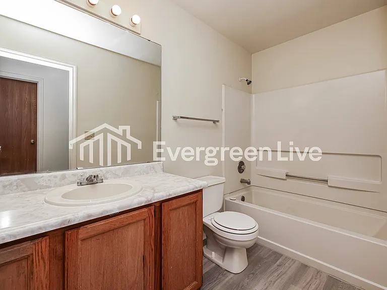 6453 Rolling Glen Dr — Photo 3