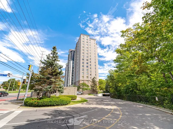 200 Burnhamthorpe Rd E Unit 1106, Mississauga, ON L5A 4L4