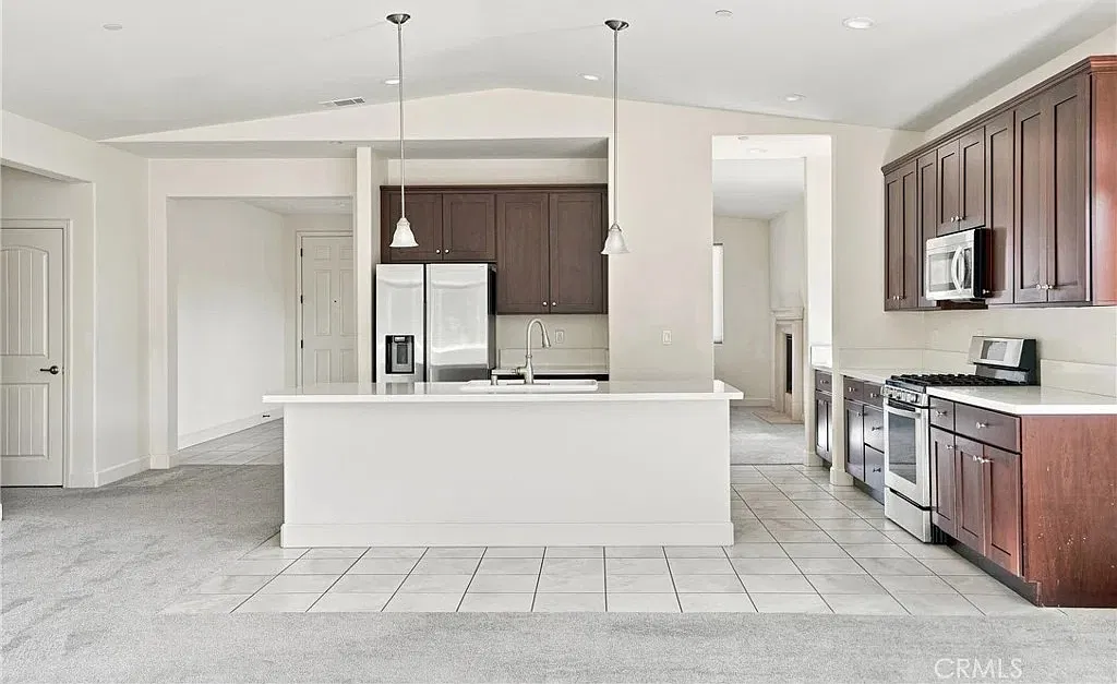 3 bed, 2.5 bath, 2189 sqft, $4,500 — Photo 4