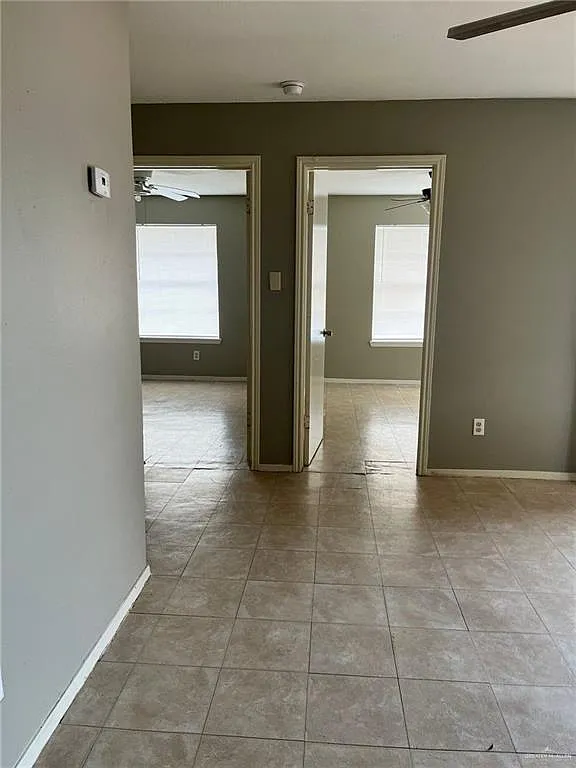 2 bed, 1.0 bath, 9856 sqft, $575 — Photo 4