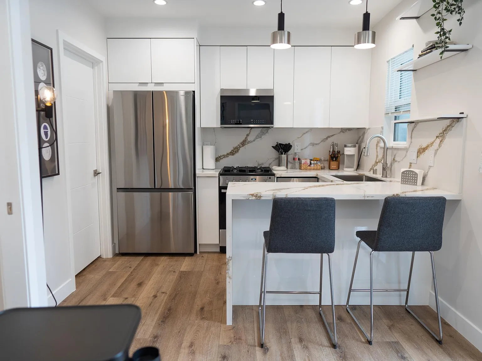 1 bed, 400 sqft, $3,500 — Photo 2