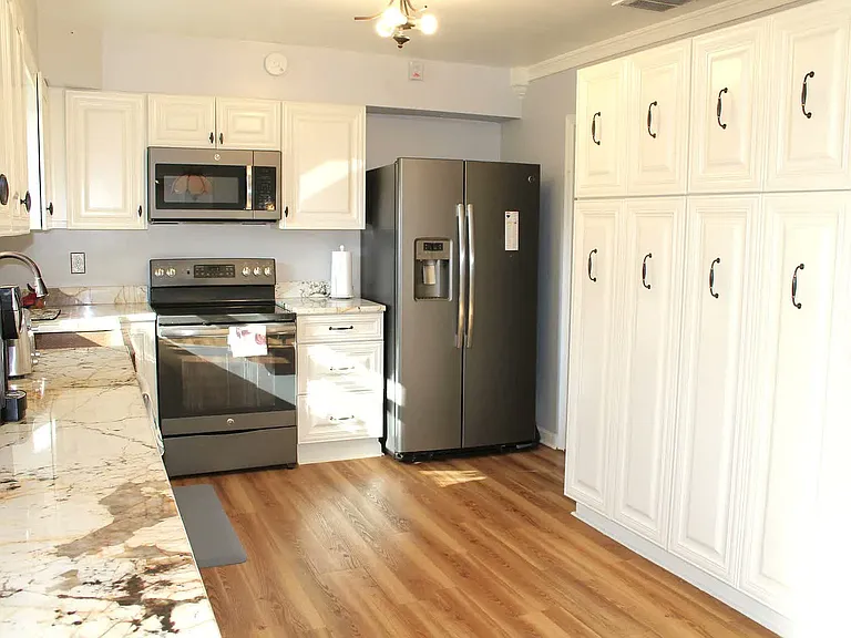 403 Careybrook Ln — Photo 5