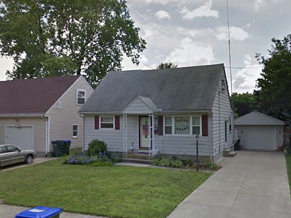 2nd image of 3321 Elmwood St