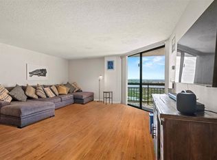 708 Harmon Cove Tower, Secaucus, NJ 07094