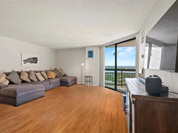 708 Harmon Cove Tower, Secaucus, NJ 07094