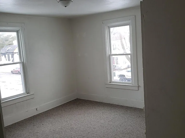 38 W Dexter St — Photo 2