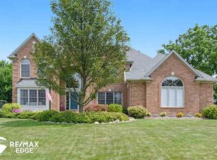 3929 Red Root Rd #212, Lake Orion, MI 48360