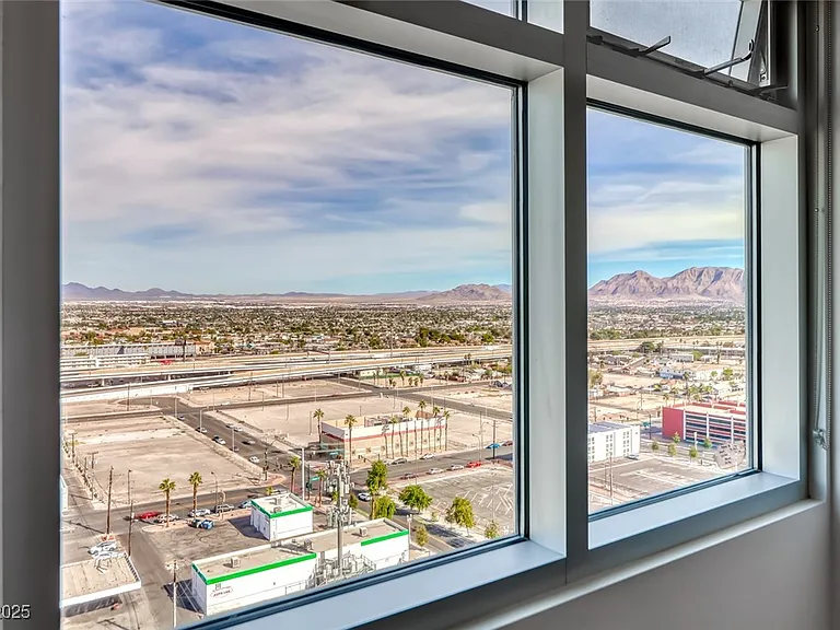 150 Las Vegas Blvd #1803 — Photo 25