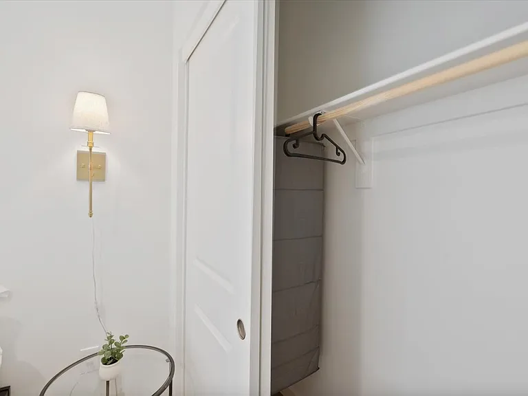 1818 W Earll Dr — Photo 15