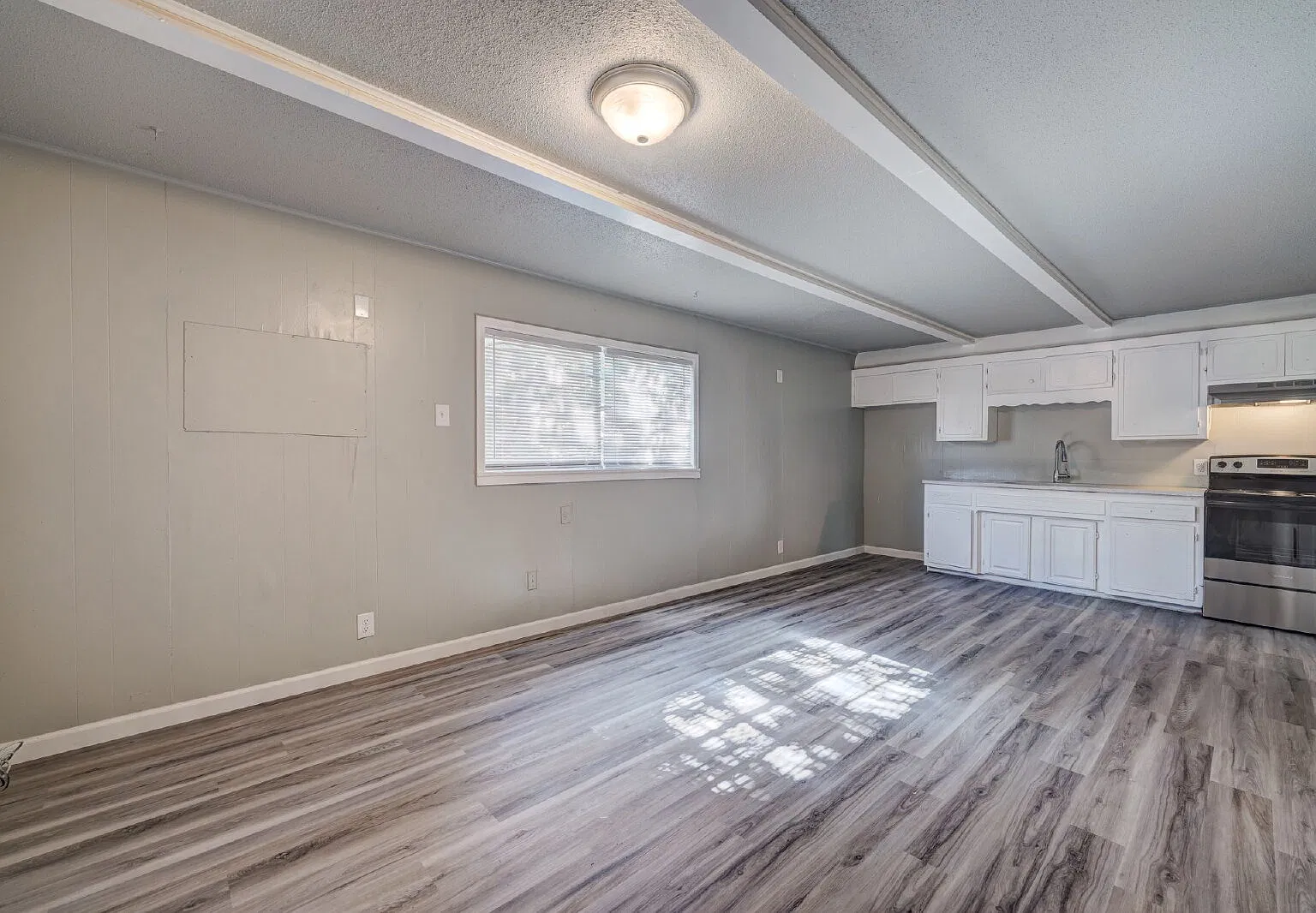 1 bed, 1.0 bath, 700 sqft, $750 — Photo 1
