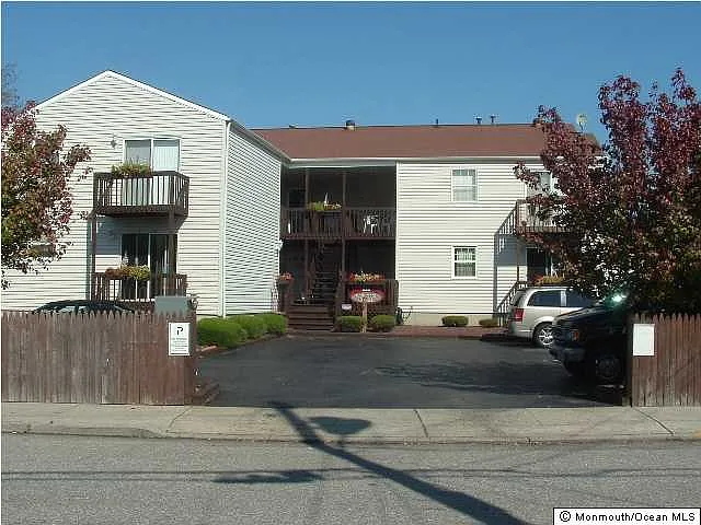 328 Webster Ave #A1 photo 1