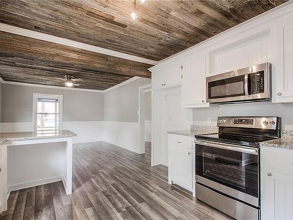 2nd image of 4813 White Oak Ln