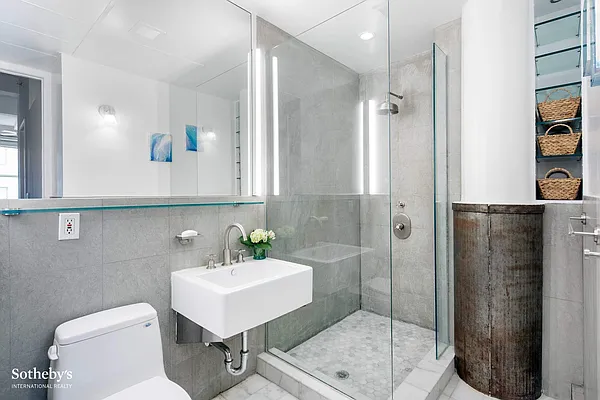 Sold by Sotheby's International Realty | media 6