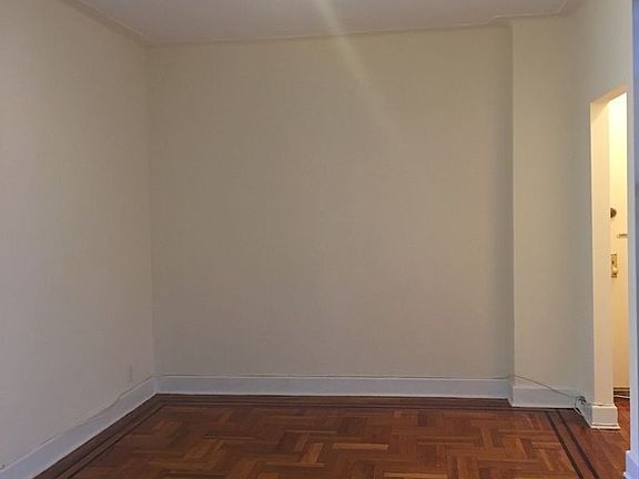 4th image of 28-35 34th St