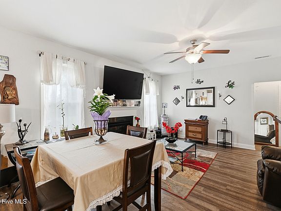5th image of 106 Periwinkle Street