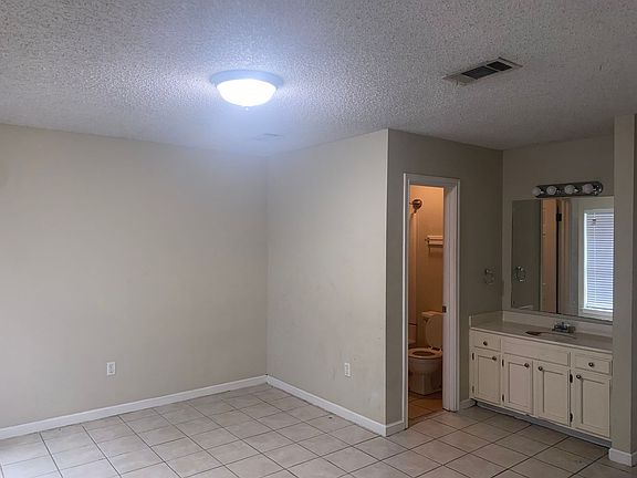 4th image of 1134 Willow Creek Dr #1136