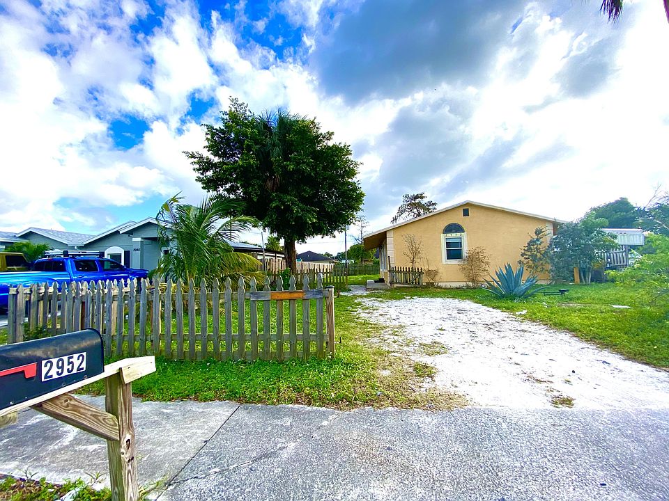 1st image of 2952 Hiawatha Ave