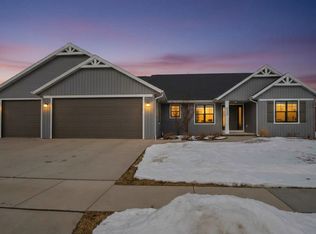 W5598 Hoelzel Way, Appleton, WI 54915
