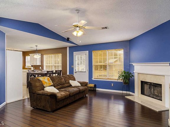 4th image of 105 Honey Ln