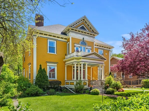 27 Melville Ave, Dorchester, MA 02124