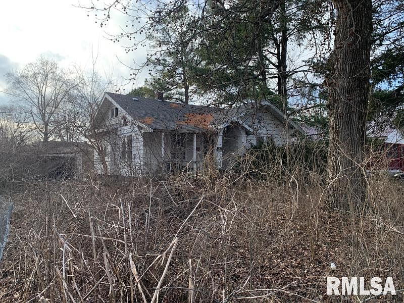 2nd image of 513 2nd St