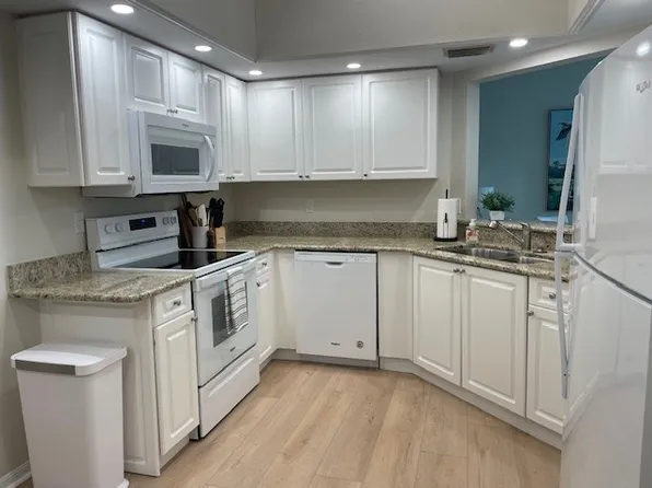 Valencia at Pelican Bay, 6525 Valen Way #Str, Naples, FL 34108