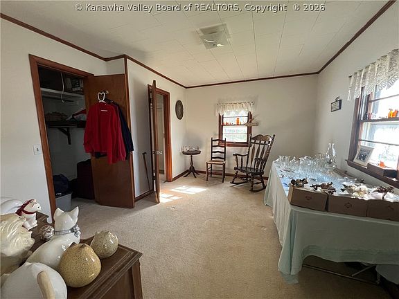 15th image of 90 River Ln