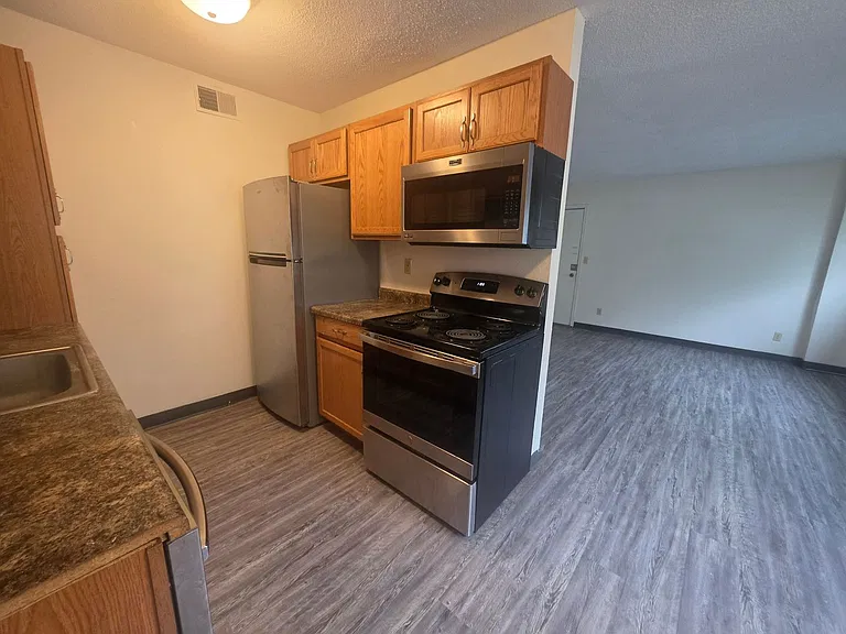 2841 Cory Ct SW — Photo 2
