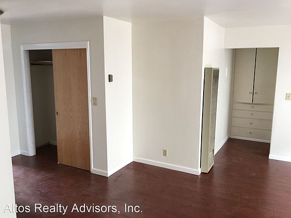 5th image of 683 Grand Coulee Ave APT 2