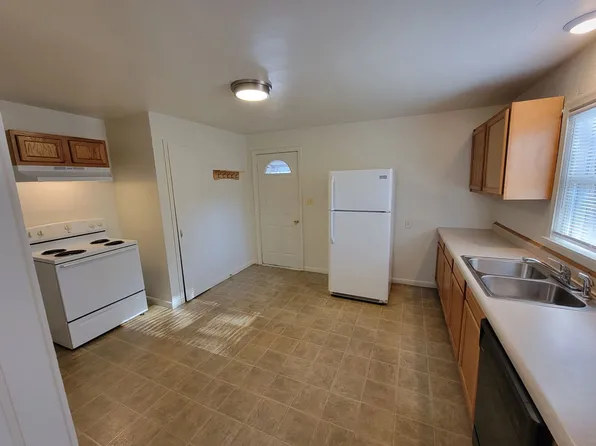 1511 10th Ave, Green Bay, WI 54304