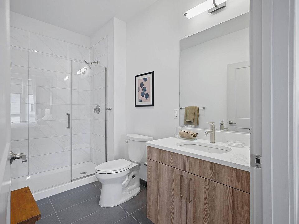 06 EMERSON_MODEL UNIT_BATHROOM reduced