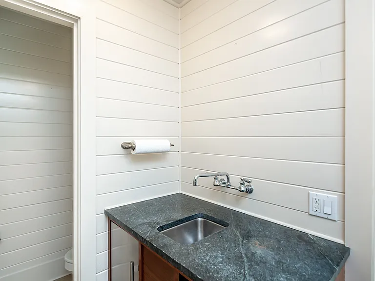 40 McGuirk St — Photo 27