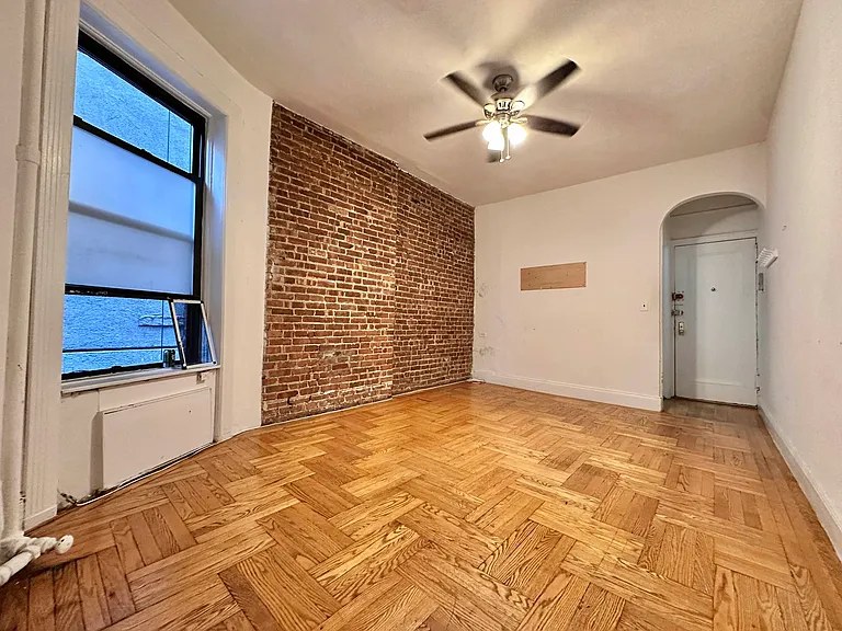 41 W 64th St #3C — Photo 4