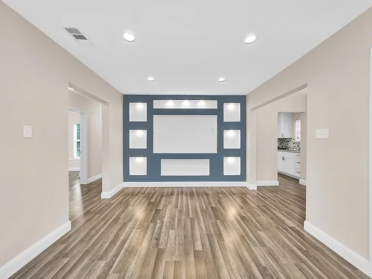 339 Avenue G — Photo 6