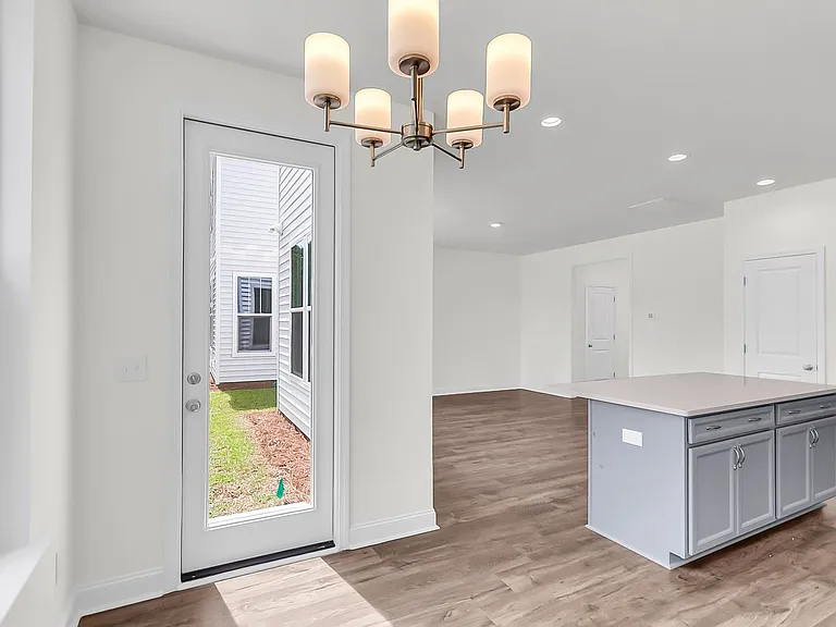 335 Chapman Cir — Photo 20