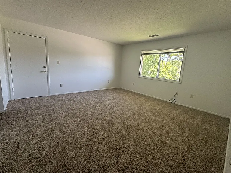 1003 Parkway Dr #1005 — Photo 2