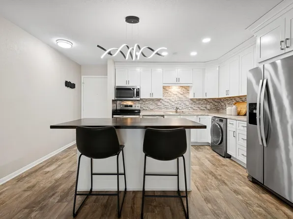 408 3rd St N APT 209, Stillwater, MN 55082