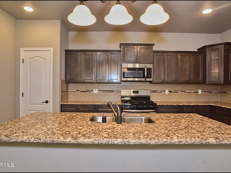 2120 Thomas Lackland St — Photo 12