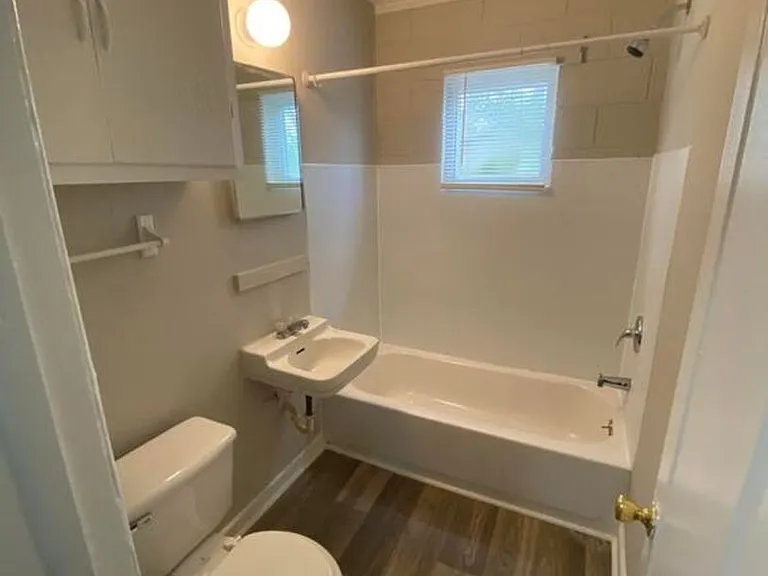 506 Bragg St — Photo 10